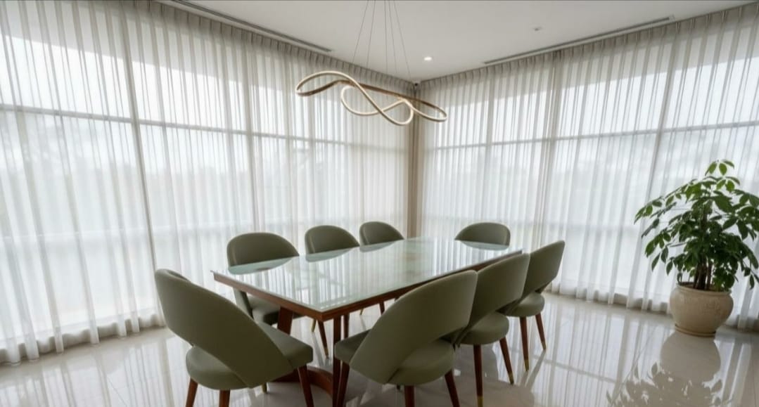 Dining area drapery detail
